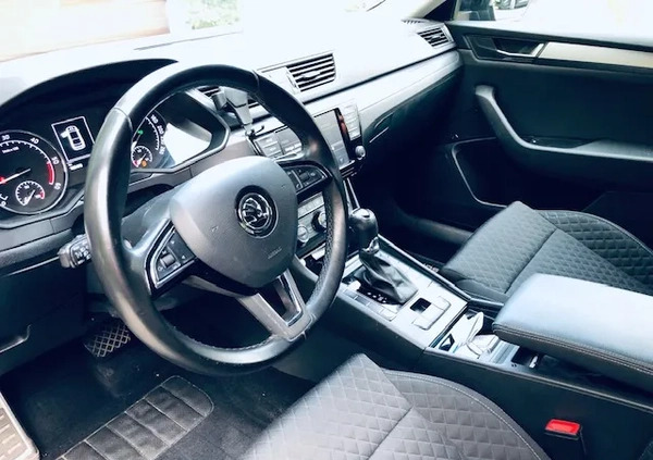 Skoda Superb cena 64999 przebieg: 211000, rok produkcji 2017 z Płock małe 37